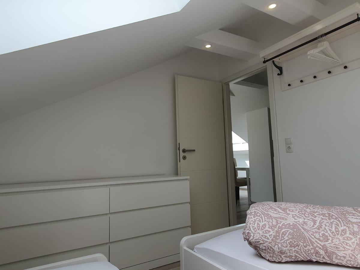 Ruhige Und Moderne 2-Zi. Wohnung Kulsheim Bagian luar foto