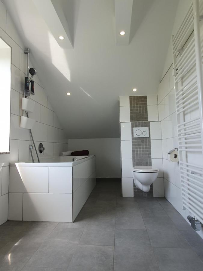 Ruhige Und Moderne 2-Zi. Wohnung Kulsheim Bagian luar foto